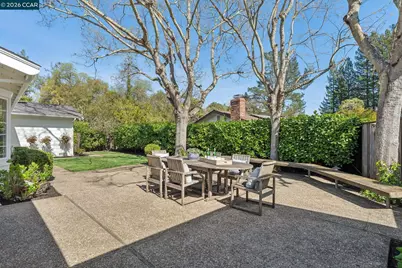 19 Eastwood Dr, Orinda, CA 94563 - Photo 42