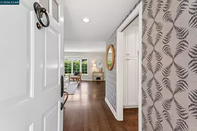 19 Eastwood Dr, Orinda, CA 94563 - Photo 4