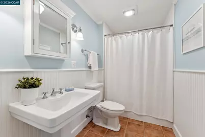 19 Eastwood Dr, Orinda, CA 94563 - Photo 34