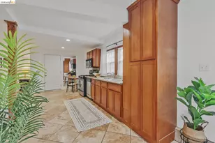 24 Cabrillo Pl, Oakland, CA 94611 - Photo 38