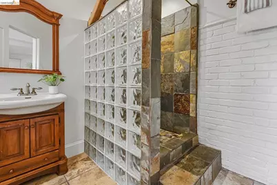 24 Cabrillo Pl, Oakland, CA 94611 - Photo 44