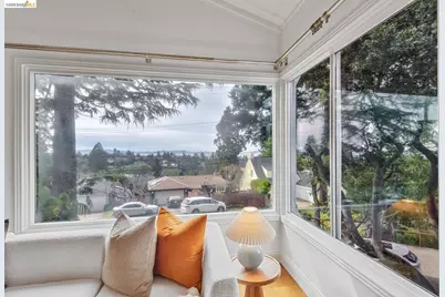24 Cabrillo Pl, Oakland, CA 94611 - Photo 10