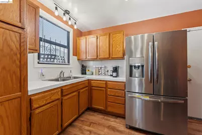 6019 Brann St, Oakland, CA 94605 - Photo 12