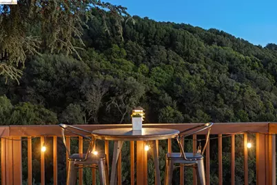 11448 Lochard St, Oakland, CA 94605 - Photo 8