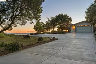 11448 Lochard St, Oakland, CA 94605 - Photo 2