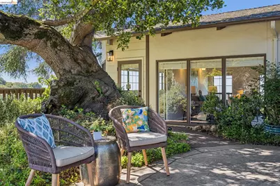 11448 Lochard St, Oakland, CA 94605 - Photo 46