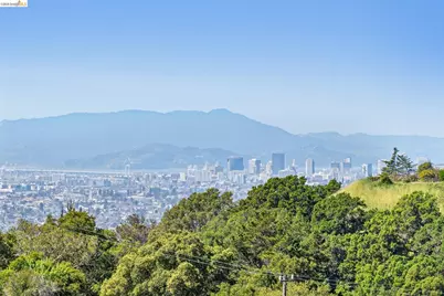 11448 Lochard St, Oakland, CA 94605 - Photo 42