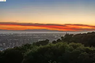 11448 Lochard St, Oakland, CA 94605 - Photo 6