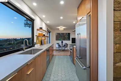 11448 Lochard St, Oakland, CA 94605 - Photo 16