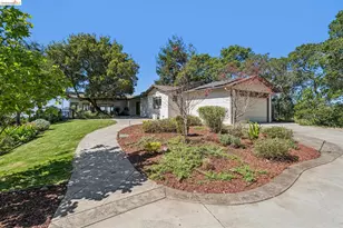 11448 Lochard St, Oakland, CA 94605 - Photo 44