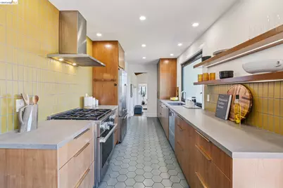 11448 Lochard St, Oakland, CA 94605 - Photo 34