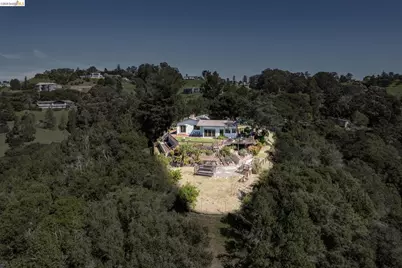 11448 Lochard St, Oakland, CA 94605 - Photo 56