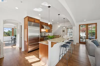 942 Aquarius Way, Oakland, CA 94611 - Photo 14