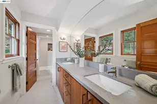 942 Aquarius Way, Oakland, CA 94611 - Photo 38