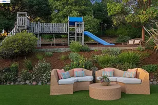 942 Aquarius Way, Oakland, CA 94611 - Photo 54