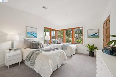 942 Aquarius Way, Oakland, CA 94611 - Photo 44