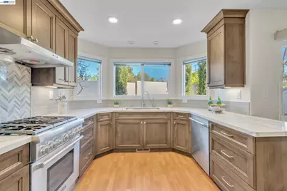 282 Del Valle Ct, Pleasanton, CA 94566 - Photo 6