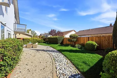 330 Tampa Ct, Foster City, CA 94404 - Photo 34