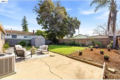 16035 Via Descanso, San Lorenzo, CA 94580 - Photo 24