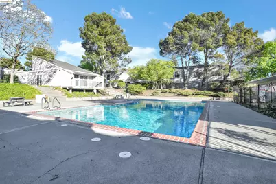 900 Southampton 142, Benicia, CA 94510 - Photo 18