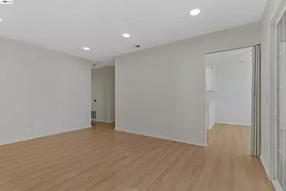 2575 Easton Way #87, San Jose, CA 95133 - Photo 12