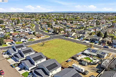 445 Walnut Ave, Manteca, CA 95336 - Photo 12