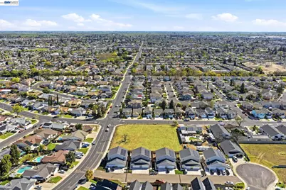 445 Walnut Ave, Manteca, CA 95336 - Photo 6