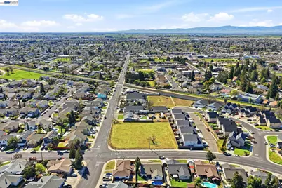 445 Walnut Ave, Manteca, CA 95336 - Photo 8