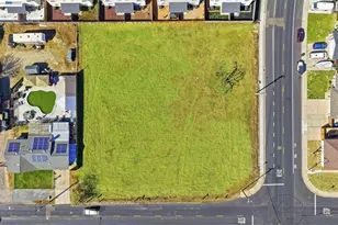 445 Walnut Ave, Manteca, CA 95336 - Photo 1