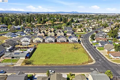 445 Walnut Ave, Manteca, CA 95336 - Photo 16