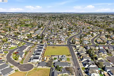 445 Walnut Ave, Manteca, CA 95336 - Photo 4