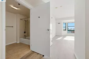 989 Webster St, Oakland, CA 94601 - Photo 6