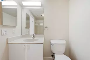 989 Webster St, Oakland, CA 94601 - Photo 22