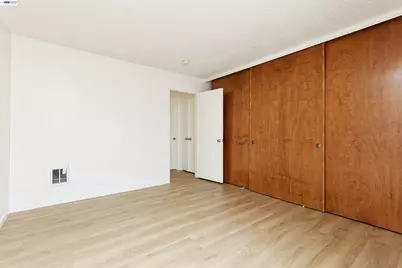 150 Pearl St #304, Oakland, CA 94611 - Photo 18