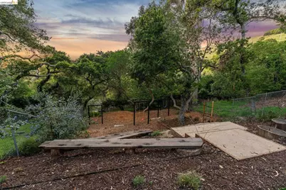 633 Moraga Ave, Piedmont, CA 94611 - Photo 52