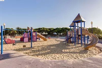 142 Shoreline Ct, Richmond, CA 94804 - Photo 52