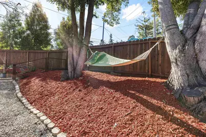 7900 Greenly Dr, Oakland, CA 94605 - Photo 40