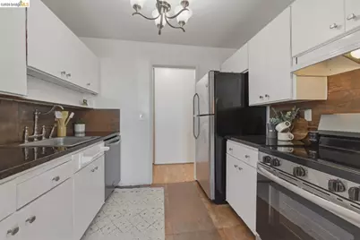 6 Commodore Dr #C450, Emeryville, CA 94608 - Photo 8