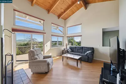 66 Bridge Rd, Novato, CA 94945 - Photo 8