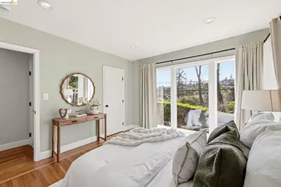 5701 Snake Rd, Oakland, CA 94611 - Photo 24