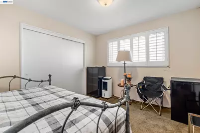8445 Aster Ave, Oakland, CA 94605 - Photo 16