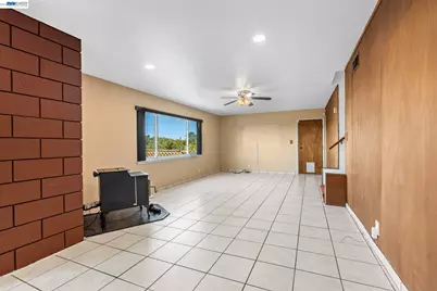 8445 Aster Ave, Oakland, CA 94605 - Photo 18