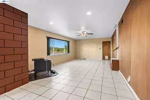 8445 Aster Ave, Oakland, CA 94605 - Photo 18