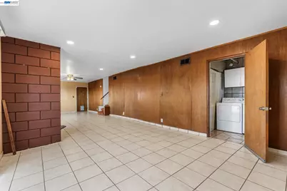 8445 Aster Ave, Oakland, CA 94605 - Photo 20