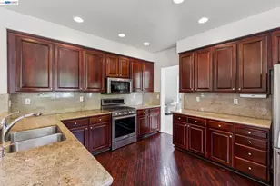 25318 Buckeye Dr, Castro Valley, CA 94552 - Photo 10