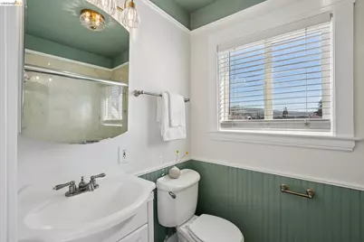 5339 Princeton St, Oakland, CA 94601 - Photo 46