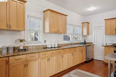 5339 Princeton St, Oakland, CA 94601 - Photo 14