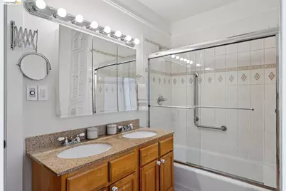 5339 Princeton St, Oakland, CA 94601 - Photo 42