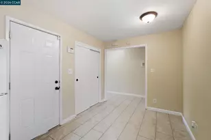 4690 Brookfield Dr, Sacramento, CA 95823 - Photo 10