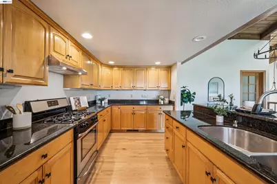 471 Ridgeview Dr, Pleasant Hill, CA 94523 - Photo 16